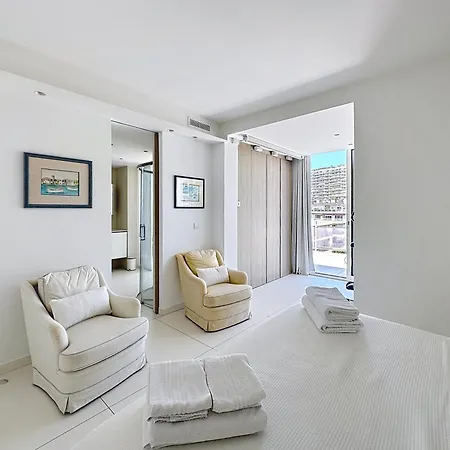 Penthouse 2-bedroom With 360º Views And Parking