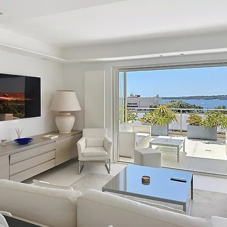Penthouse 2-bedroom With 360º Views And Parking Apartmán *
