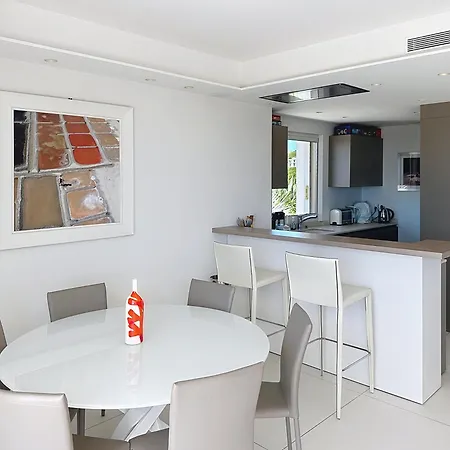 Penthouse 2-bedroom With 360º Views And Parking Apartmán
