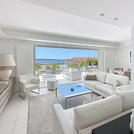 Penthouse 2-bedroom With 360º Views And Parking Apartmán *